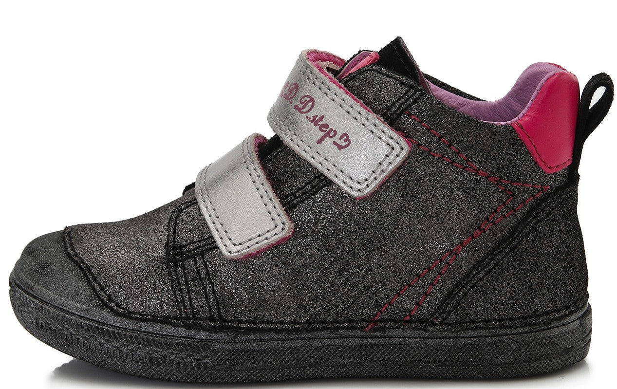 D.D.Step batai juoda mergaitėms rudeniui ir pavasariui – itin lengvi