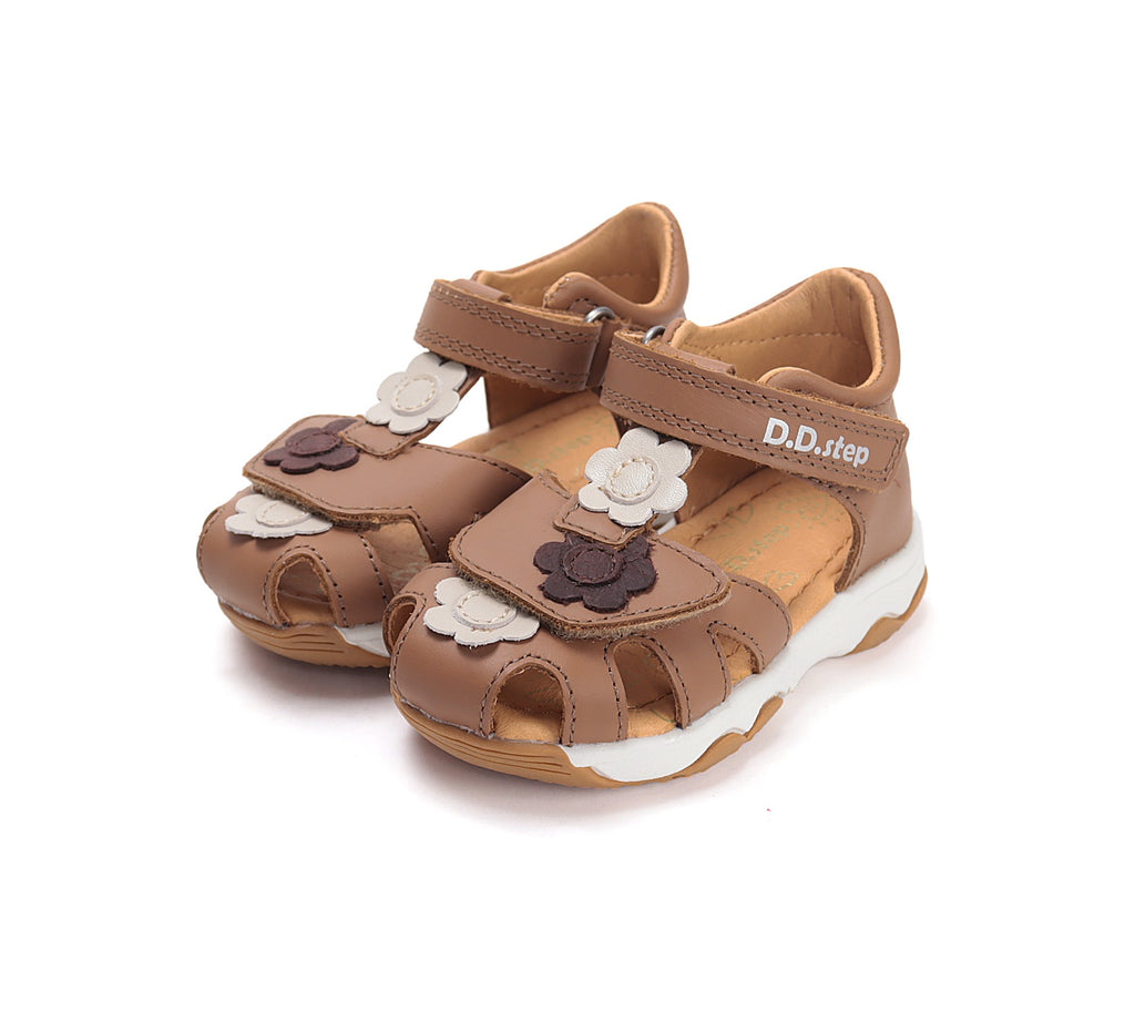 D.D.Step босоножки для девочек коричневые G064-61849M
